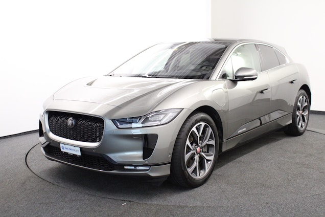 First vehicle image