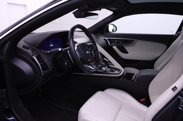 JAGUAR F-Type Coupé 2.0 R-Dynamic 3