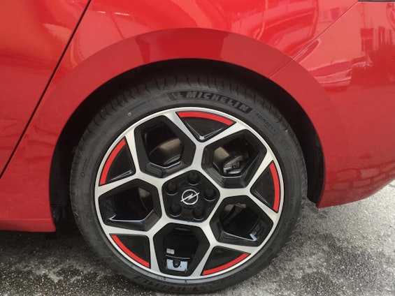 Vehicle image 17 Vehicle image 17