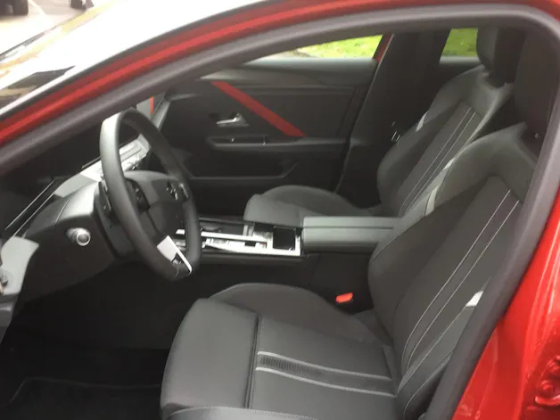 Opel Astra 1.6 T PHEV 180 Swiss
