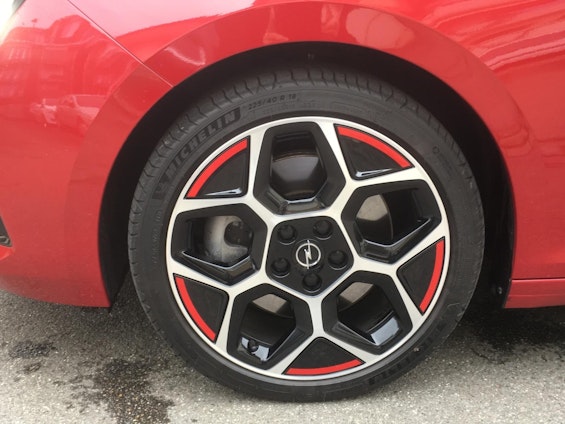 Vehicle image 16 Vehicle image 16