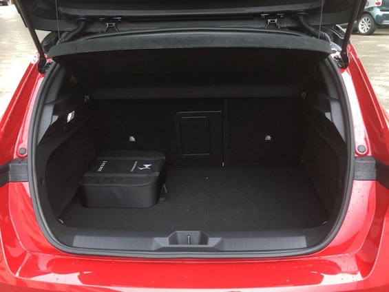 Vehicle image 14 Vehicle image 14