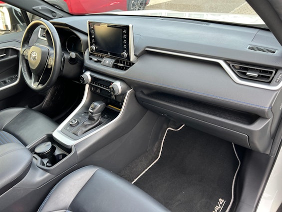 Vehicle image 13 Vehicle image 13