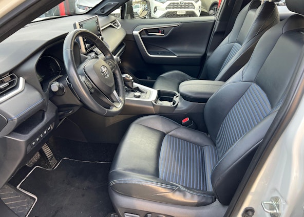 Vehicle image 8 Vehicle image 8