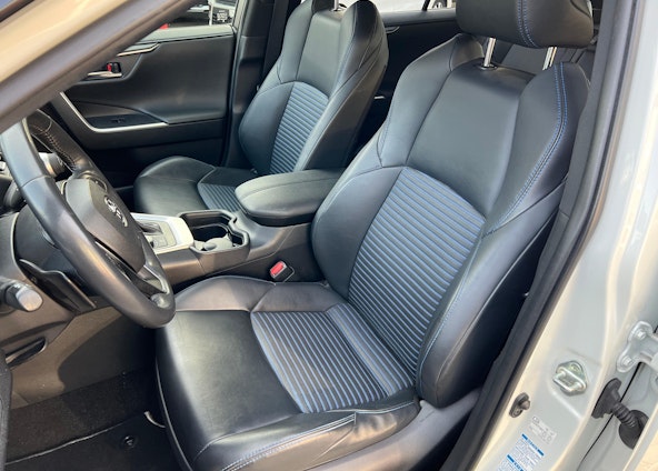 Vehicle image 9 Vehicle image 9