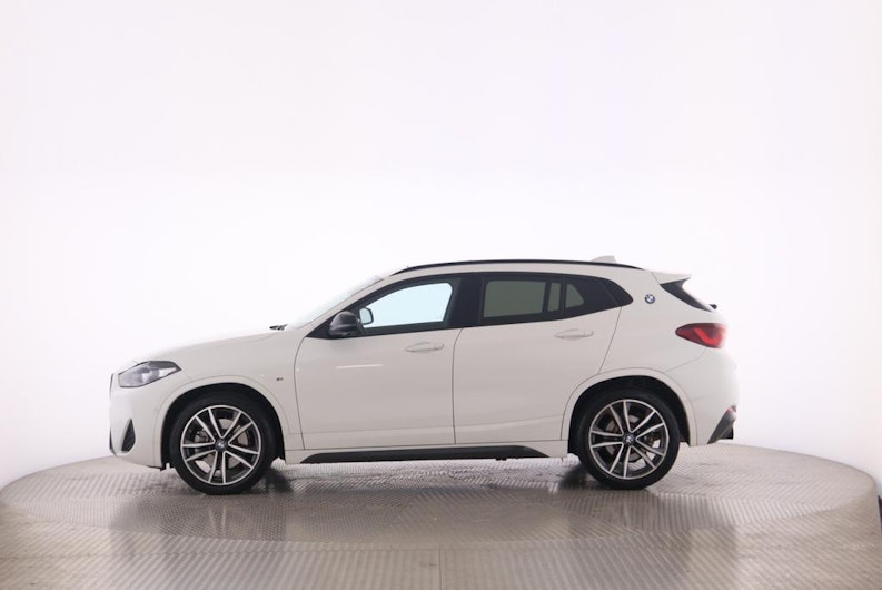 Vehicle image BMW X2
