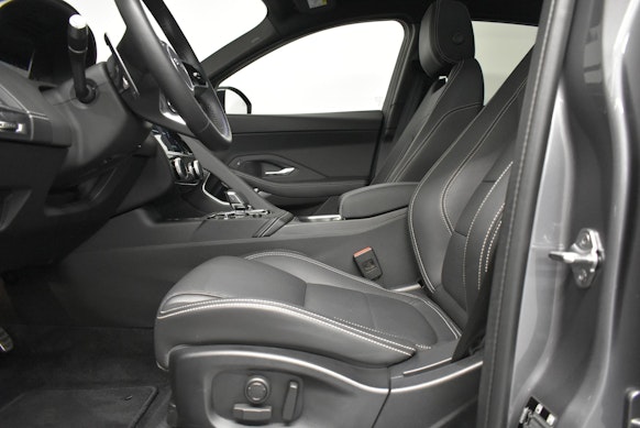 JAGUAR E-Pace 1.5 T 300e R-Dynamic SE AWD 3