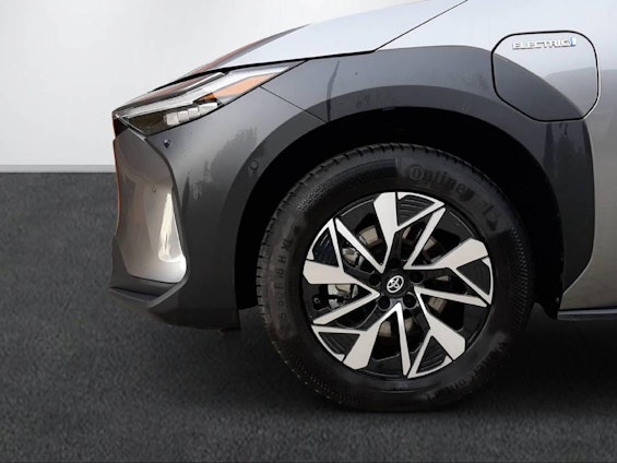 Vehicle image 12 Vehicle image 12