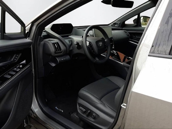 Vehicle image 5 Vehicle image 5