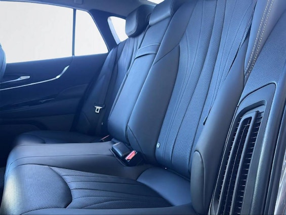 Vehicle image 7 Vehicle image 7