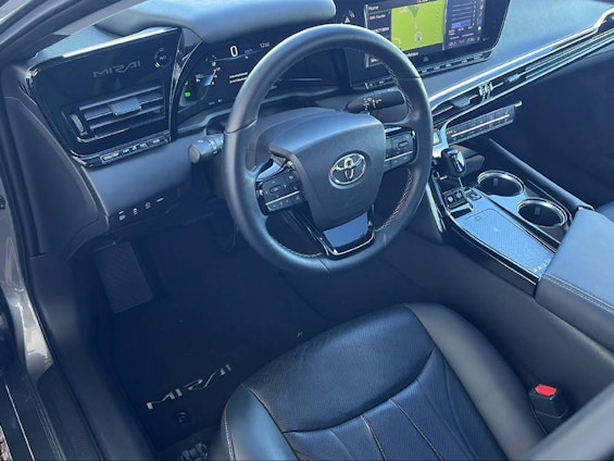 Vehicle image 5 Vehicle image 5