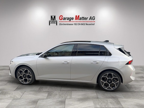 Vehicle image 17 Vehicle image 17