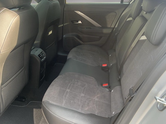 Vehicle image 10 Vehicle image 10