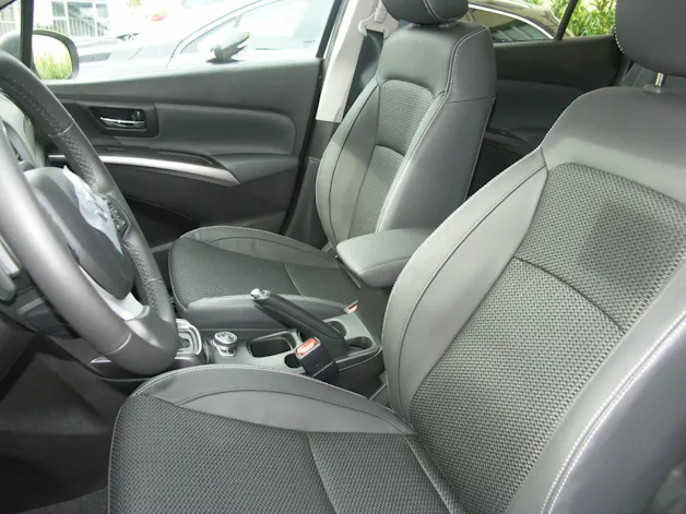 Suzuki S-Cross 1.5 Compact Top Hybrid 4x4