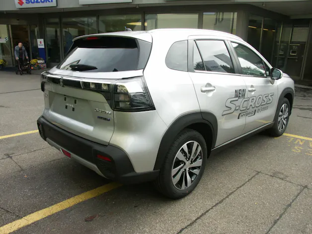 Suzuki S-Cross 1.5 Compact Top Hybrid 4x4