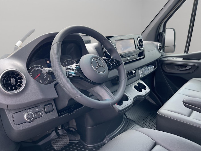Vehicle image MERCEDES-BENZ Sprinter