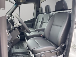 Vehicle image MERCEDES-BENZ Sprinter 319 Kab.-Ch. 3665 S 2.0 CDI 190
