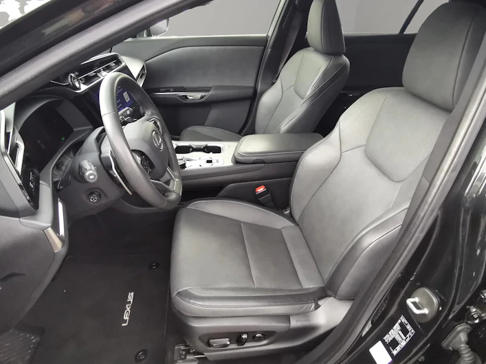 immagine del veicolo LEXUS RZ