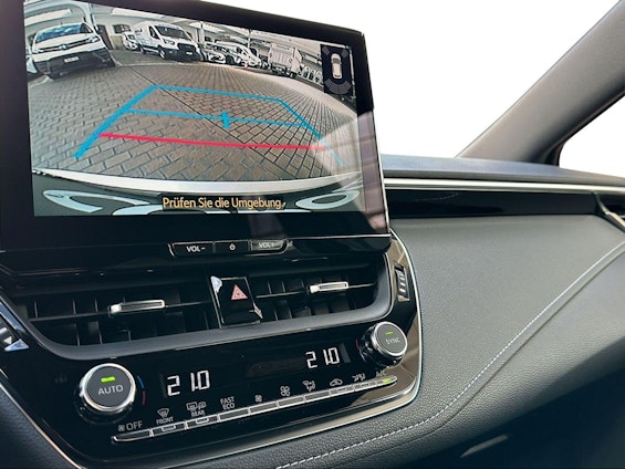 Vehicle image 14 Vehicle image 14