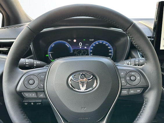 Vehicle image 15 Vehicle image 15