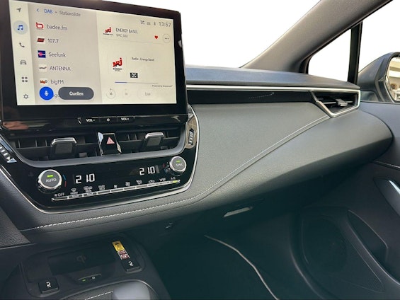 Vehicle image 13 Vehicle image 13