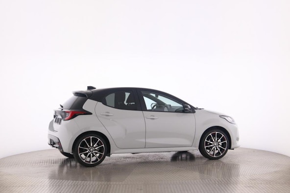 Vehicle image 19