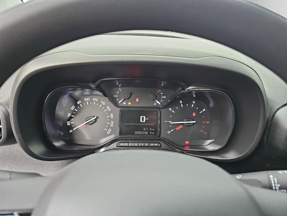 Vehicle image 10 Vehicle image 10