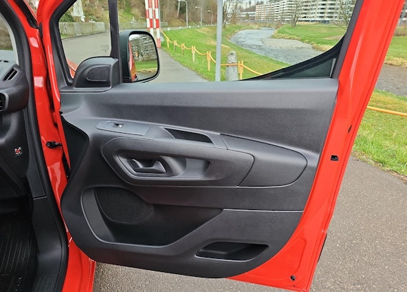 Vehicle image 15 Vehicle image 15