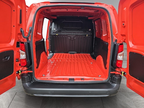 Vehicle image 16 Vehicle image 16