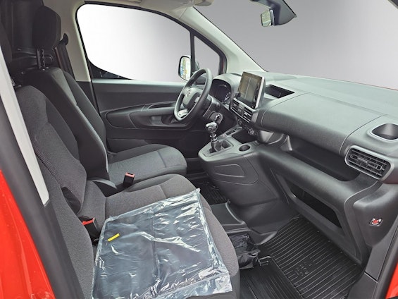 Vehicle image 7 Vehicle image 7