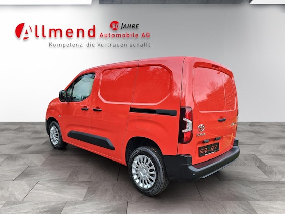 Vehicle image 18 Vehicle image 18