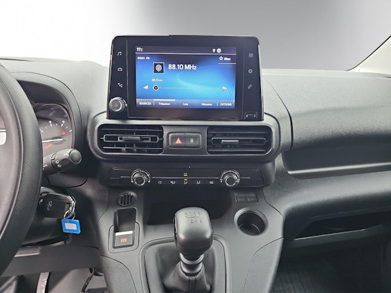 Vehicle image 13 Vehicle image 13