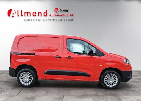 Vehicle image 3 Vehicle image 3