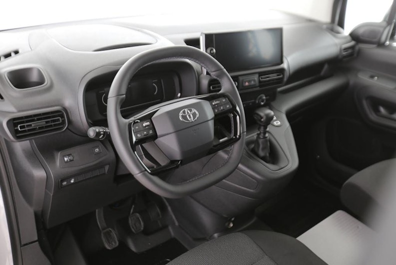 Vehicle image TOYOTA PROACE CITY