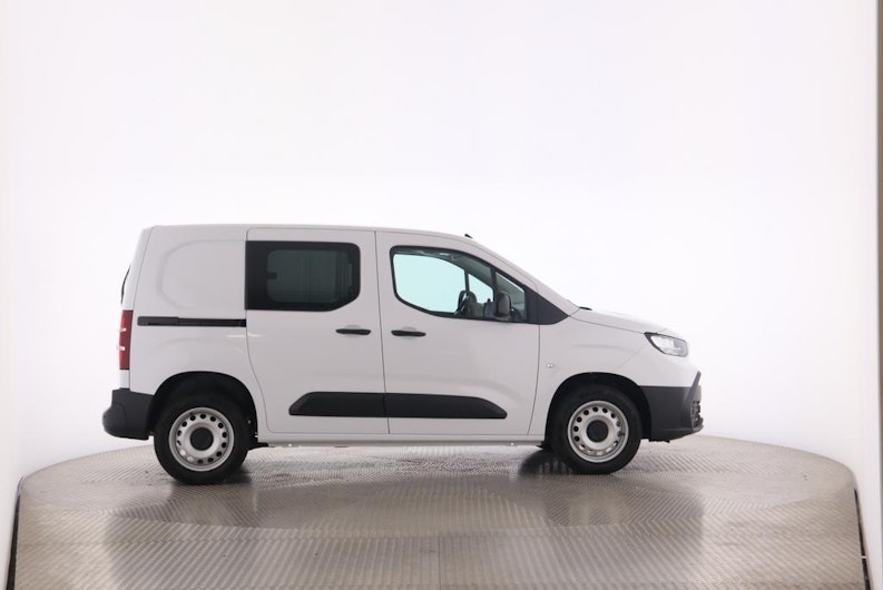 Vehicle image TOYOTA PROACE CITY