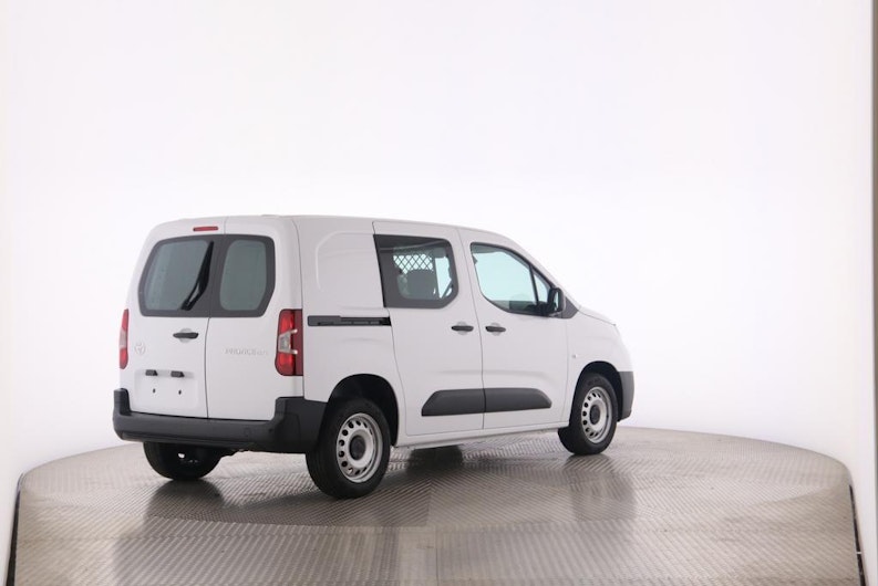 Vehicle image TOYOTA PROACE CITY