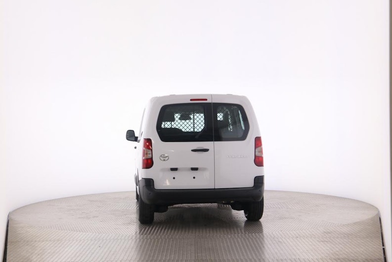 Vehicle image TOYOTA PROACE CITY