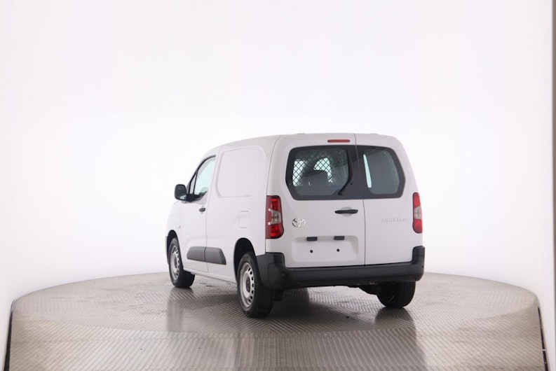 Vehicle image TOYOTA PROACE CITY