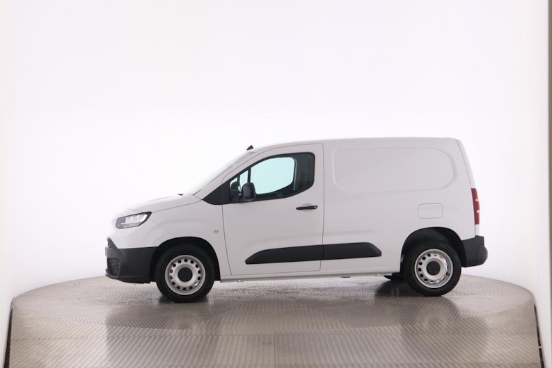 Vehicle image TOYOTA PROACE CITY