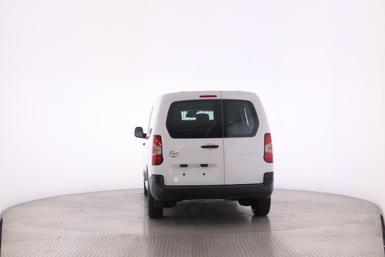 Vehicle image TOYOTA PROACE CITY