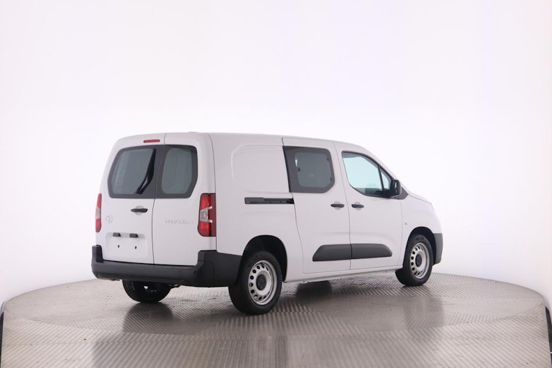 Vehicle image TOYOTA PROACE CITY