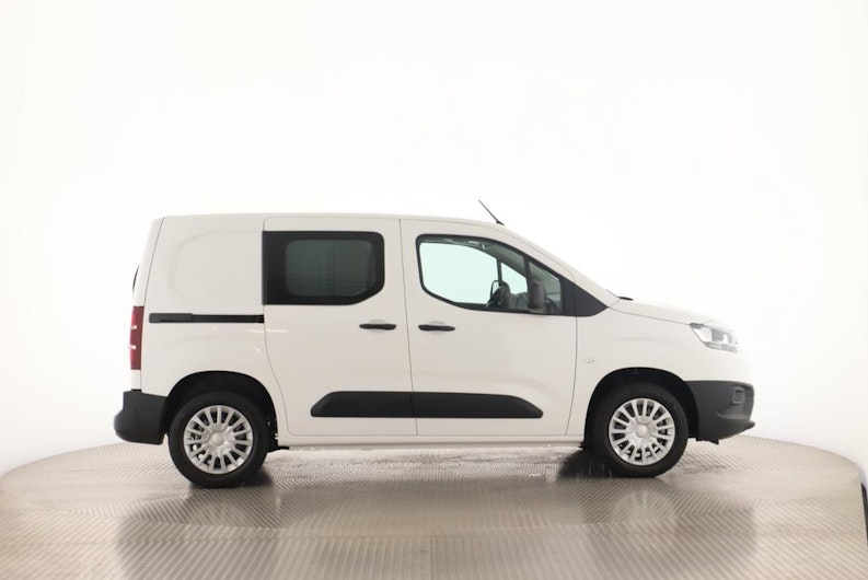 Vehicle image TOYOTA PROACE CITY