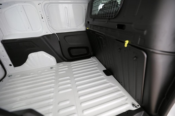 Vehicle image 4 Vehicle image 4