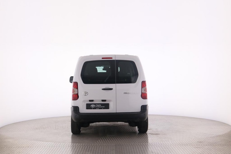 Vehicle image TOYOTA PROACE CITY