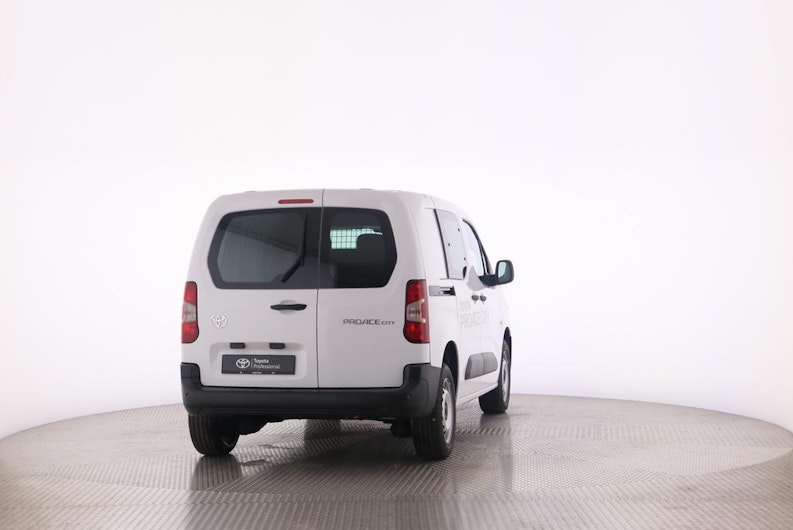 Vehicle image TOYOTA PROACE CITY