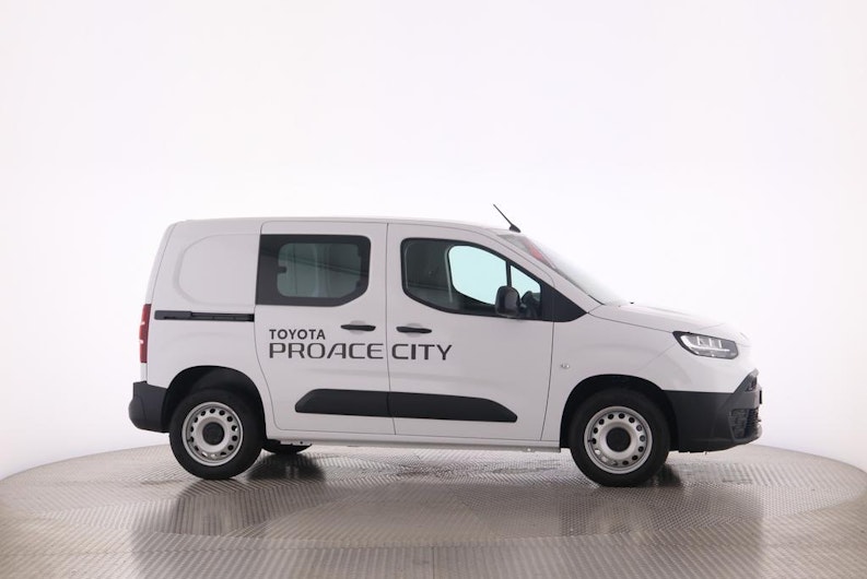 Vehicle image TOYOTA PROACE CITY