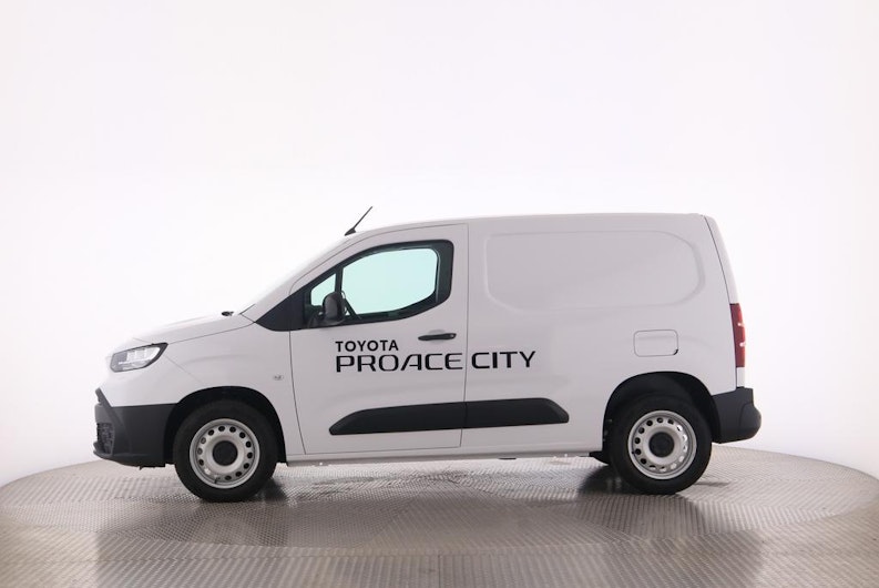 Vehicle image TOYOTA PROACE CITY