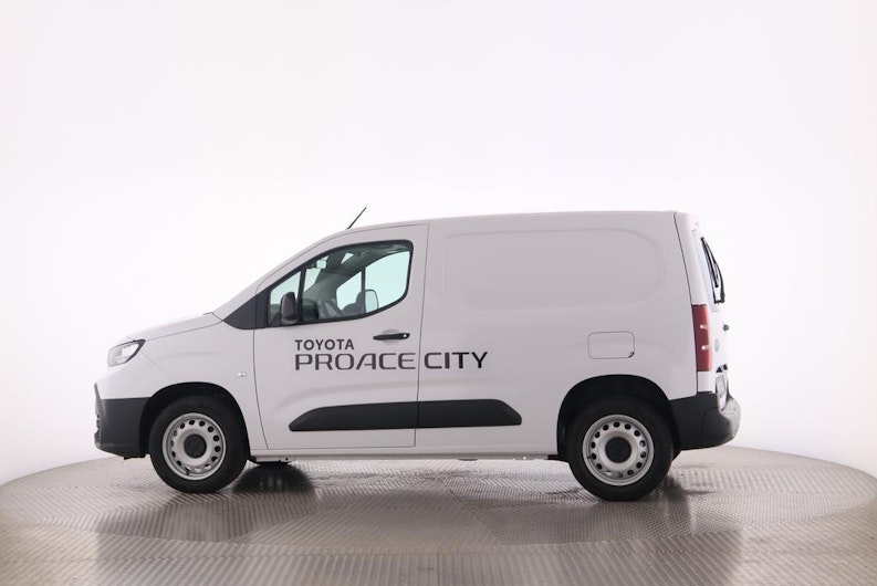 Vehicle image TOYOTA PROACE CITY