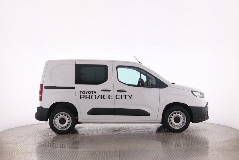 Vehicle image TOYOTA PROACE CITY