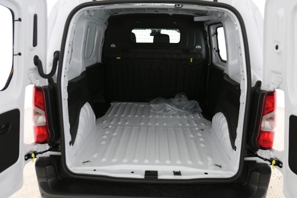 Vehicle image 3 Vehicle image 3